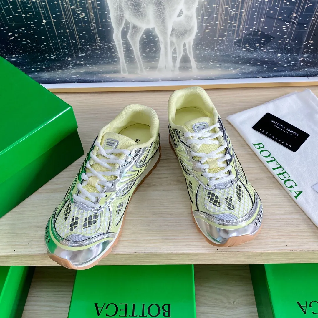 p620🐮🐮High-end version, the original 1:1 couple style new model is on the shelves🔥BV Orbit sneakers Wang Yibo's same style couple's Dad Runner sneakers, made of lightweight technical mesh fabric. Features a geometric patterned rubber outsole. The outsole is made of color-blocked TPU outsole. Size: women’s shoes 35-40, men’s shoes 39-45.